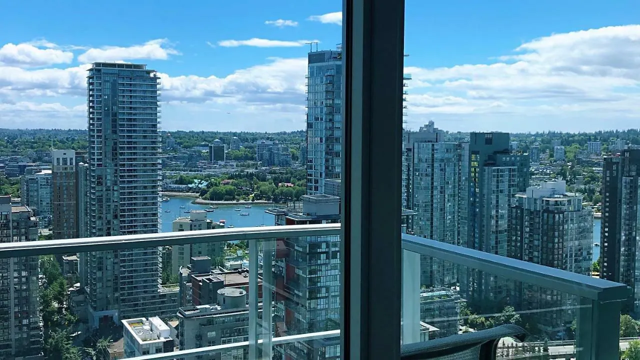 Brand New Seaview High-Rise Apartment Downtown location